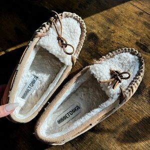 $84 MINNETONKA Allie Berber Plug trapper Moccasin Indoor Outdoor Slipper Size 7